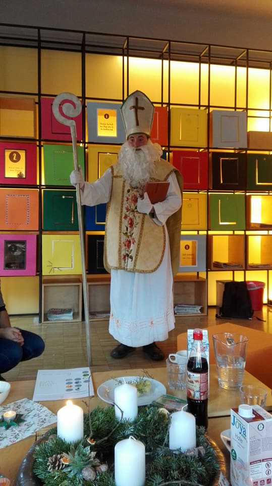 24300897_473080329754305_6643498313944868816_n